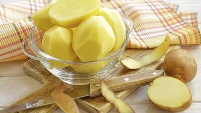 Mascarilla de patata para rejuvenecer la piel del rostro.
