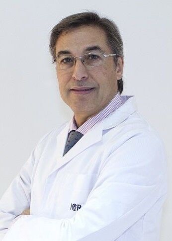 Médico Cosmetólogo Andi Santeugini Artusa